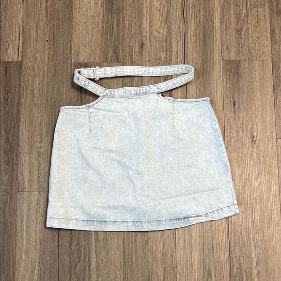 WEWOREWHAT Denim Cut Out Mini Skirt M - Picture 4 of 12